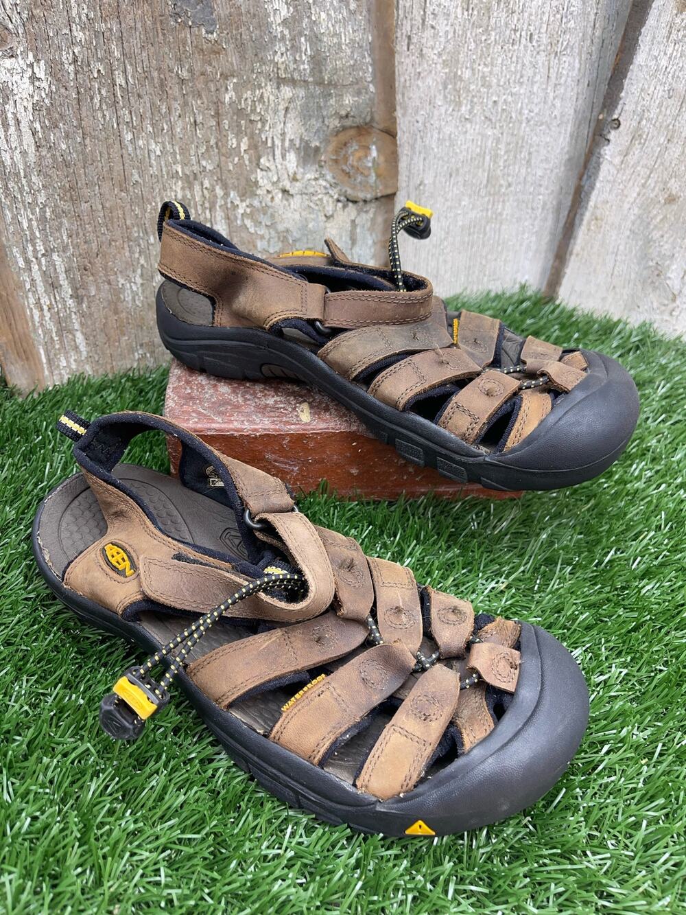 Keen Leather Water Shoes Youth 5